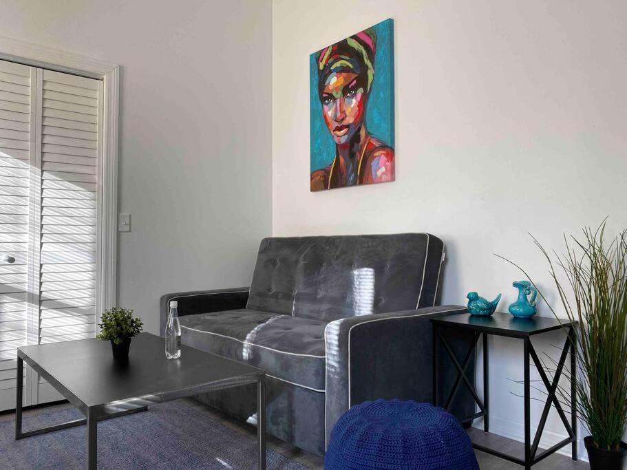 Chic Bungalow Apartment Steps From Armature Works & Downtown Riverwalk แทมปา ภายนอก รูปภาพ