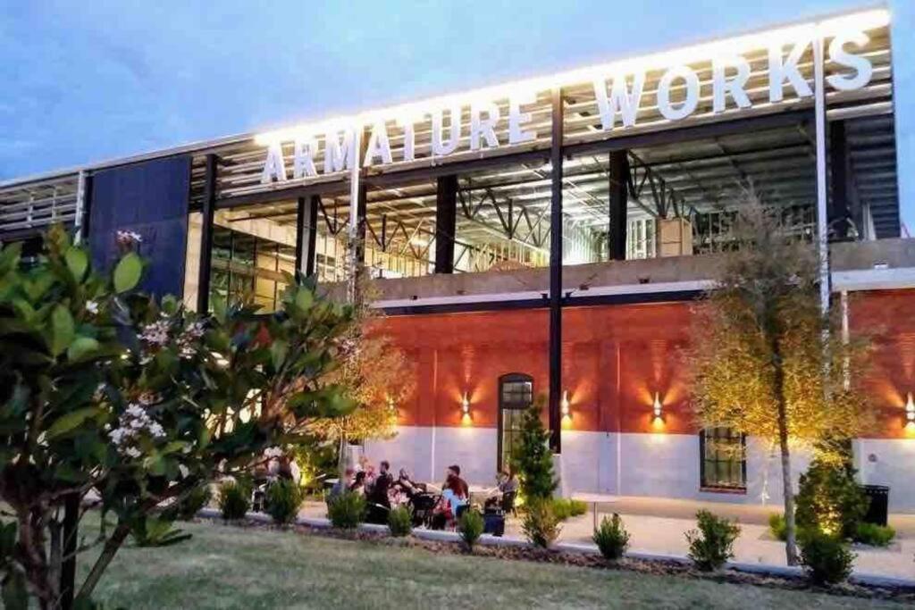 Chic Bungalow Apartment Steps From Armature Works & Downtown Riverwalk แทมปา ภายนอก รูปภาพ