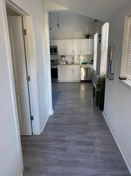 Chic Bungalow Apartment Steps From Armature Works & Downtown Riverwalk แทมปา ภายนอก รูปภาพ